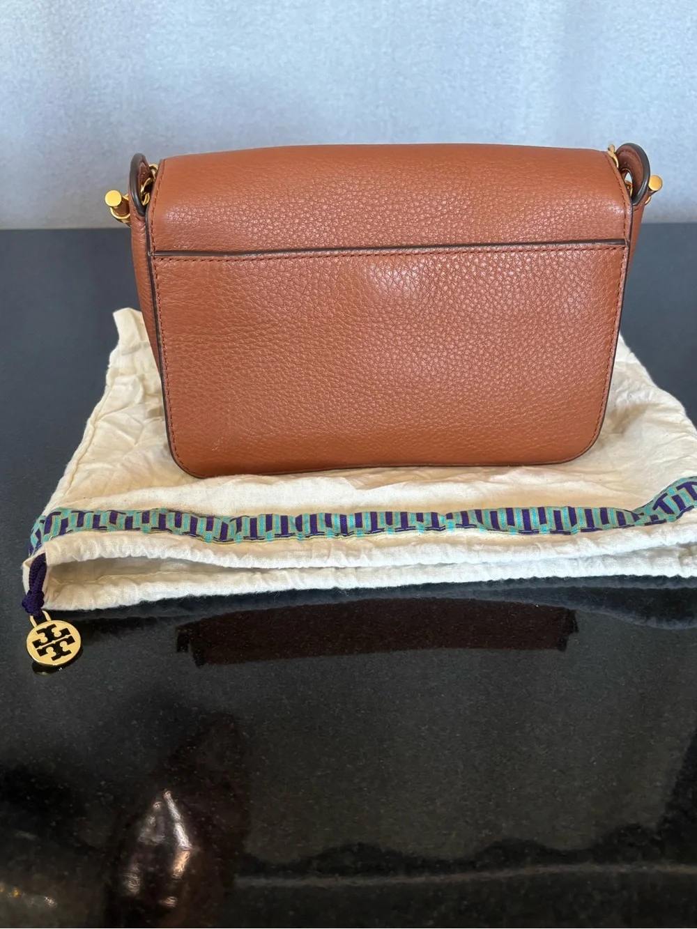 Authentic Tory Burch Carson Brown Leather Crossbody Bag with gold Chain